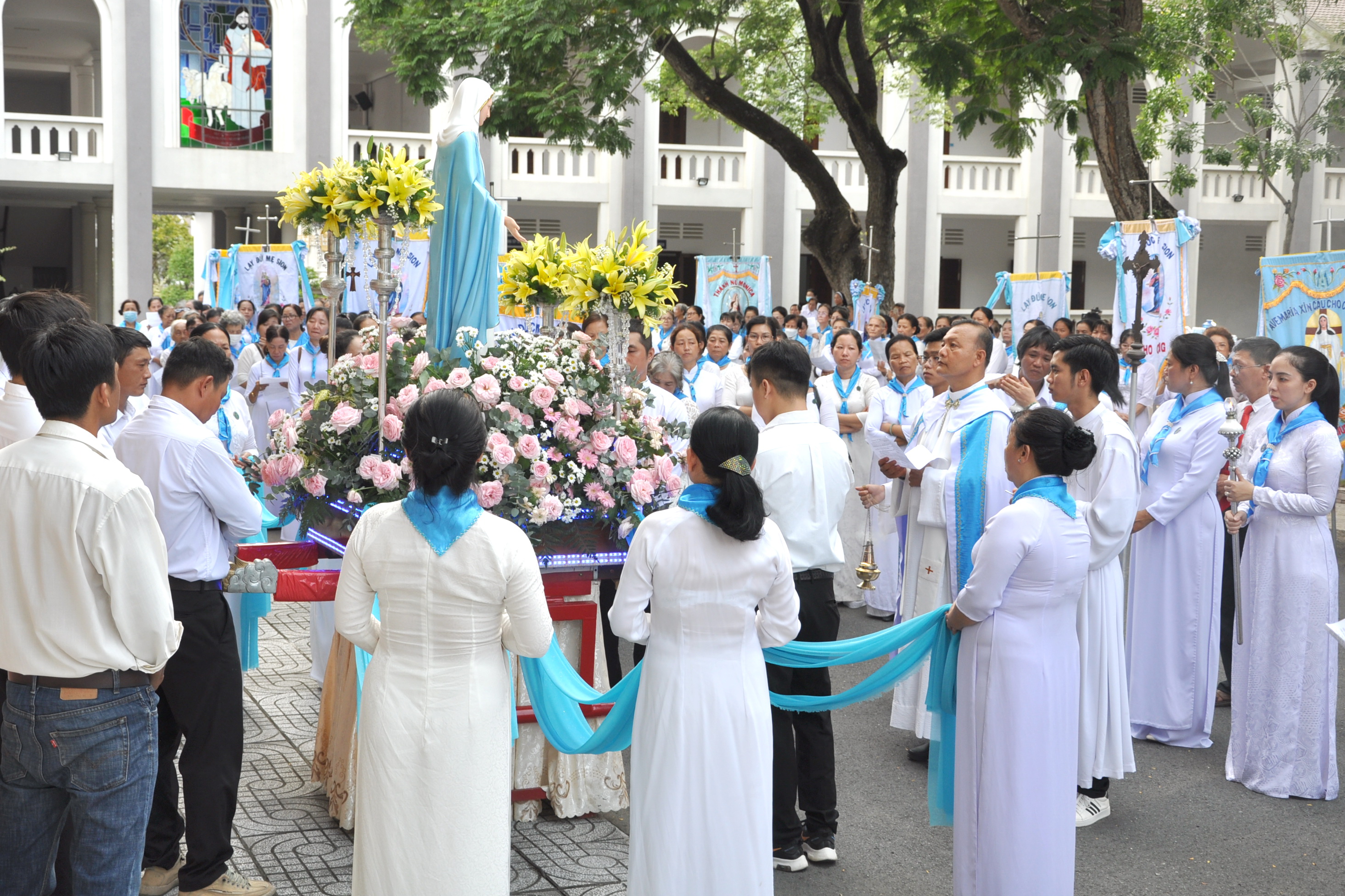 Công giáo Việt Nam  và văn hóa dân tộc